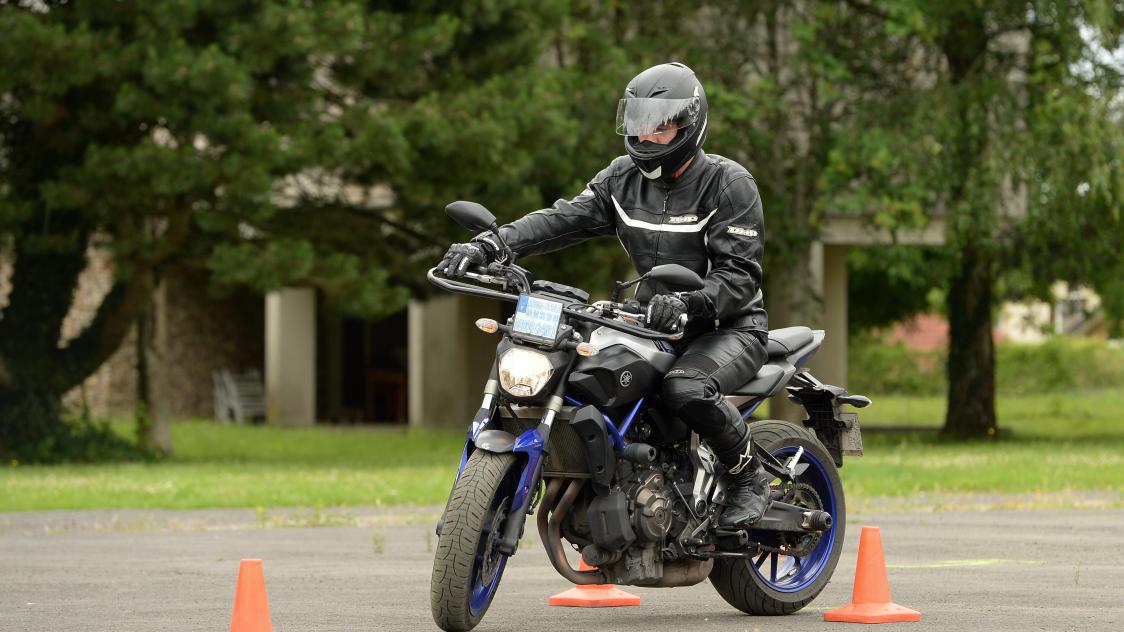 Motos et scooters le port de bottes homologu es bient t obligatoire